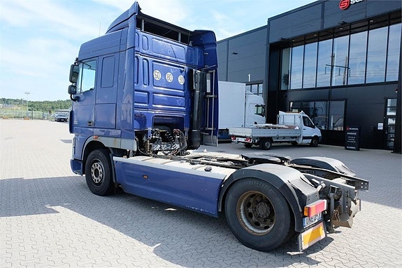 DAF XF 105 460 4x2 dragbil 3 of 11