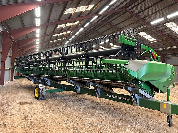 John Deere T5 700 7 of 8