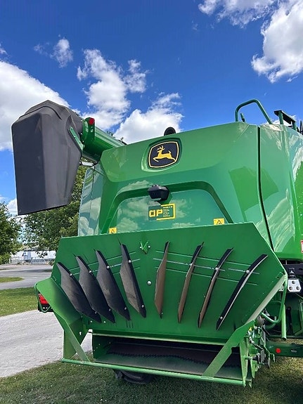 John Deere T5 700 5 of 8