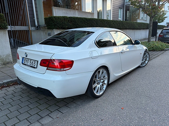 BMW 325i 4 of 9