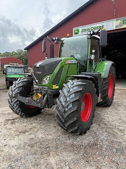 Fendt 724 S4 Profi Plus 2 of 4
