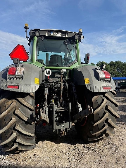 Fendt 828 Vario Profi Plus 4 of 4