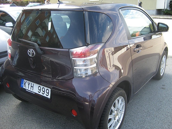 Toyota IQ 4 of 16