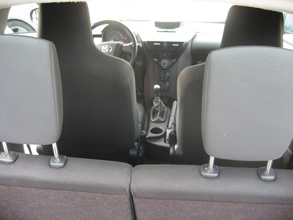 Toyota IQ 7 of 16