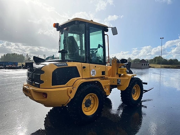 Volvo L 30 HS 4 of 6