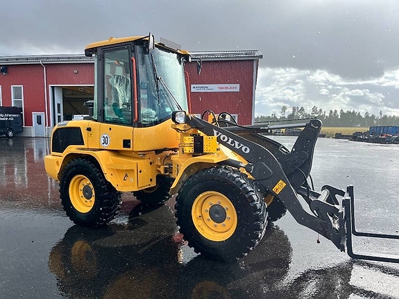 Volvo L 30 HS 3 of 6