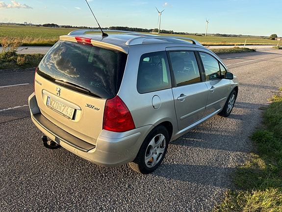Peugeot 307 SW 3 of 6