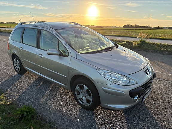 Peugeot 307 SW 4 of 6