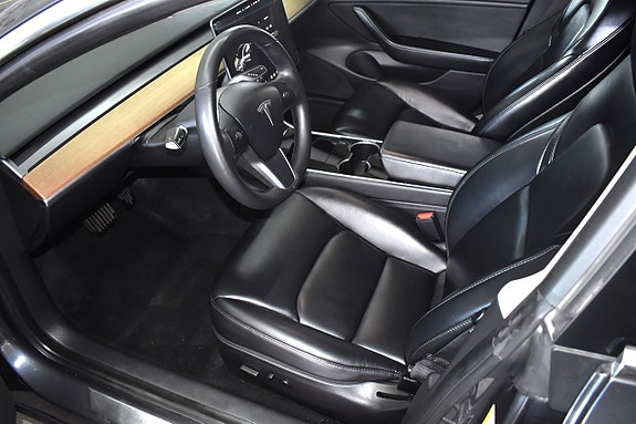 Tesla Model 3 5 of 18