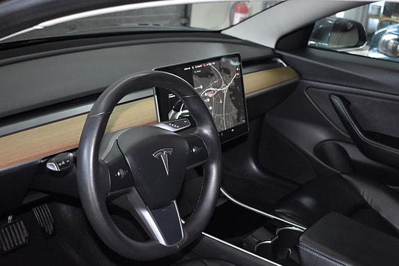 Tesla Model 3 8 of 18
