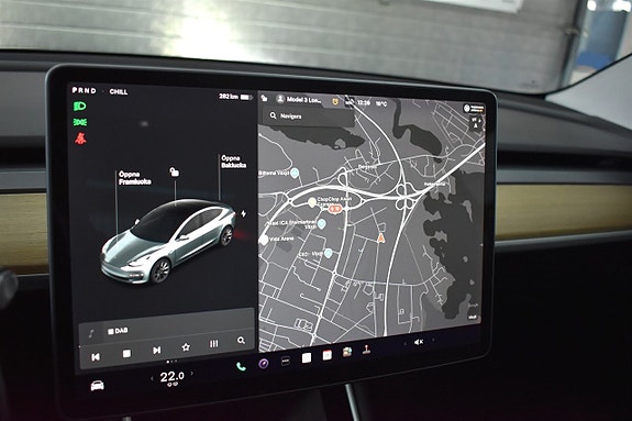 Tesla Model 3 11 of 18