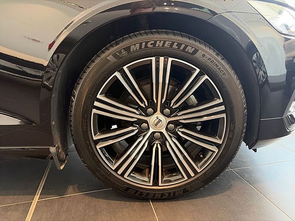 Volvo V60 19 of 23