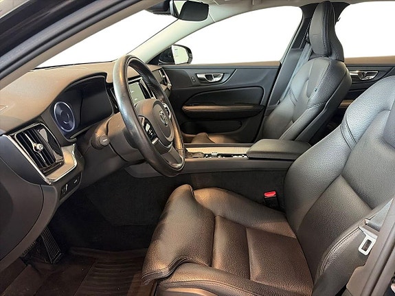 Volvo V60 11 of 23