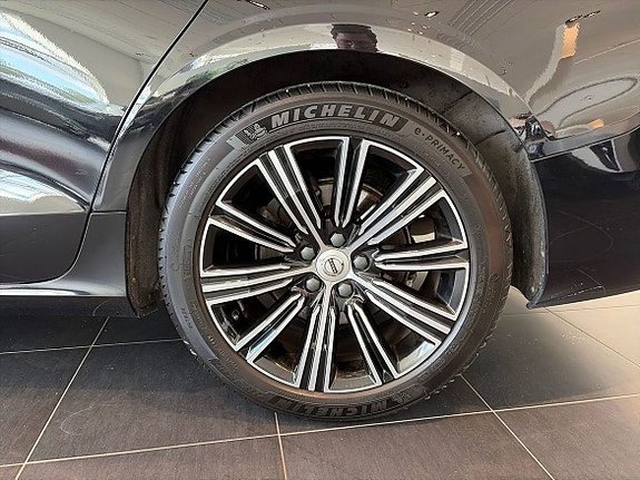 Volvo V60 21 of 23