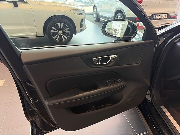 Volvo V60 10 of 23