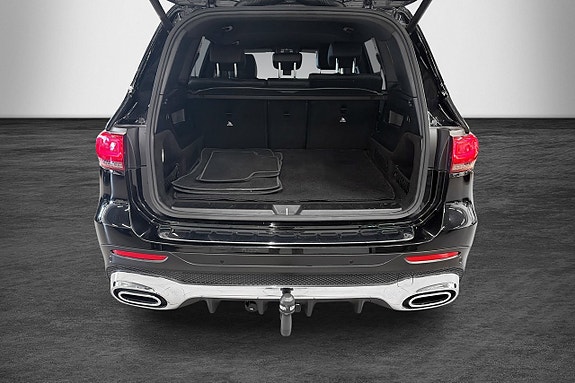 Mercedes-Benz GLB200 16 of 18