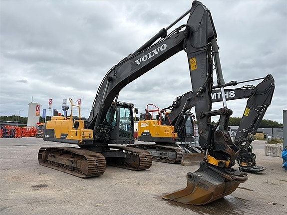 Volvo EC220DL 4 of 9