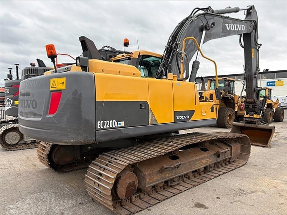 Volvo EC220DL 3 of 9