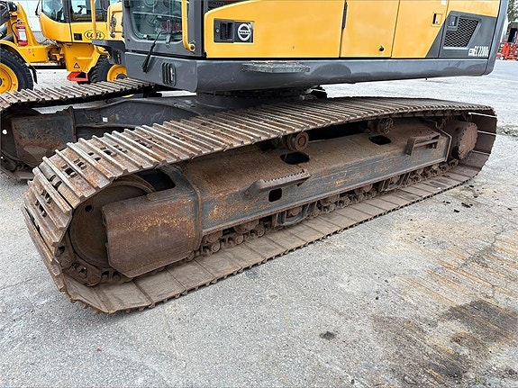 Volvo EC220DL 6 of 9