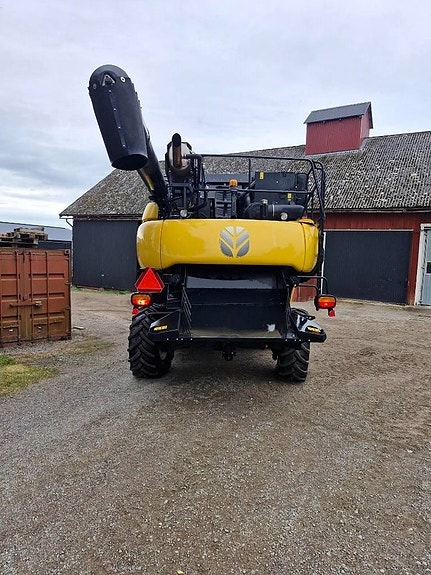 New Holland CR 8.80 3 of 6