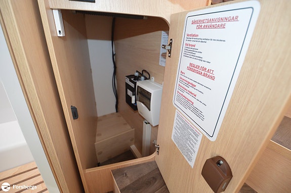 Sunlight T 7433S UNLTD (Ford) 17 of 21