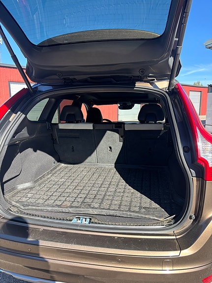 Volvo XC60 7 of 13