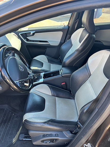 Volvo XC60 3 of 13