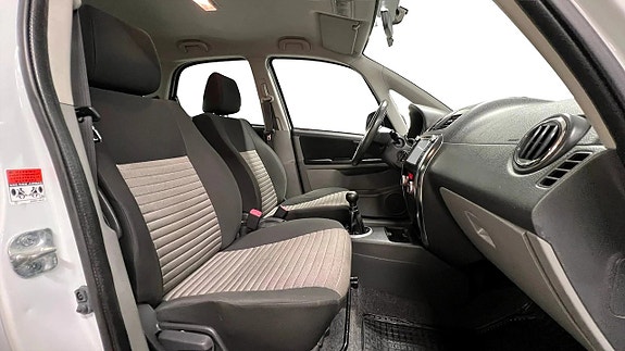 Suzuki SX4 15 of 20