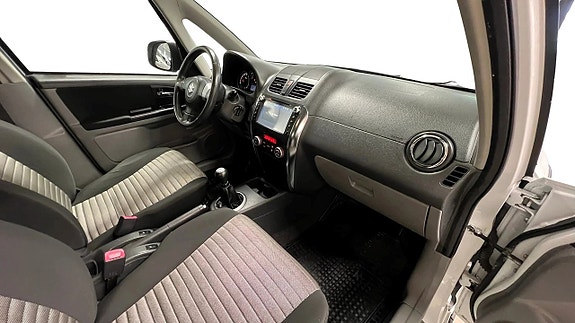 Suzuki SX4 16 of 20