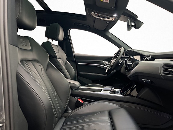 Audi e-tron 18 of 30