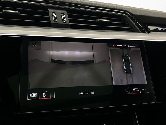 Audi e-tron 29 of 30