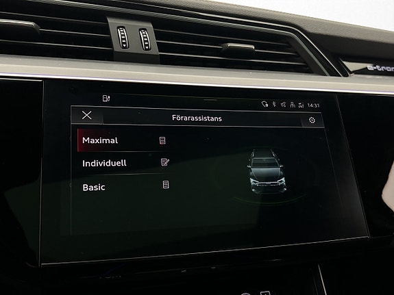 Audi e-tron 28 of 30
