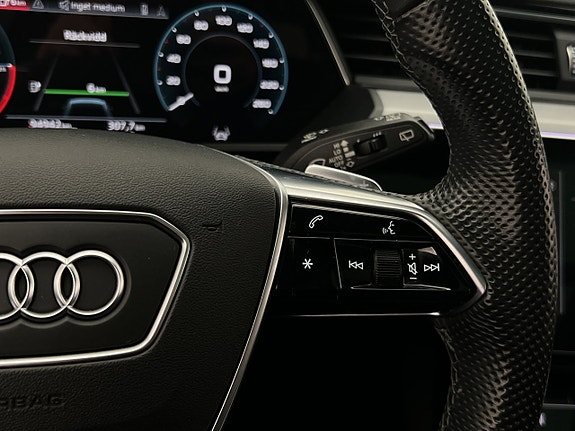 Audi e-tron 23 of 30