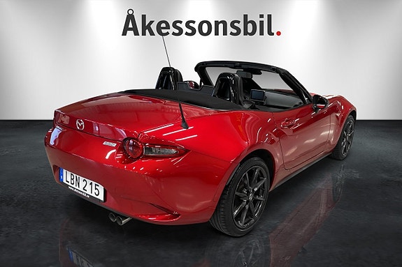 Mazda MX-5 4 of 6
