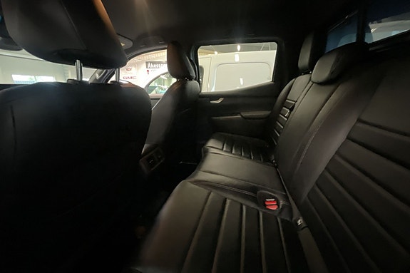 Mercedes-Benz X-Klass 8 of 8