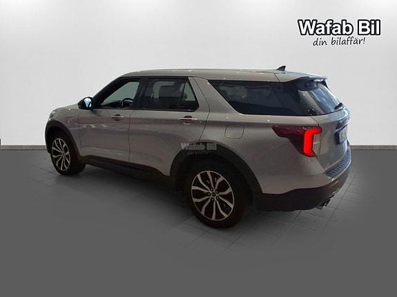 Ford Explorer 6 of 14