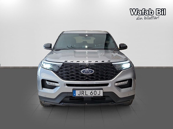 Ford Explorer 2 of 14