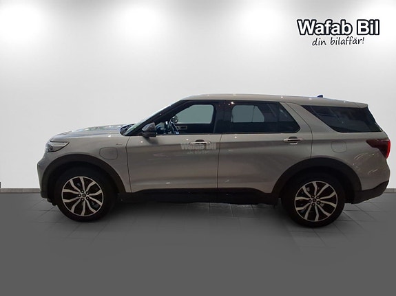Ford Explorer 4 of 14