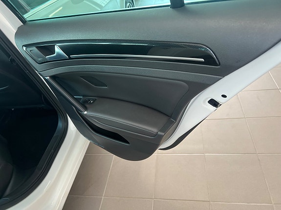 Volkswagen Golf I 21 of 23