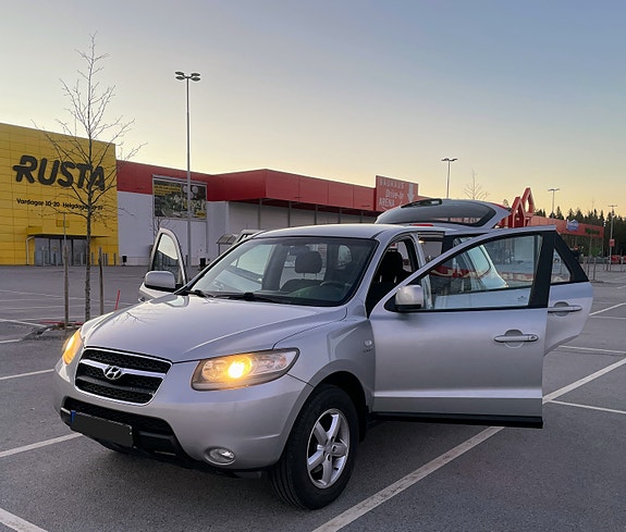 Hyundai Santa Fe 11 of 23