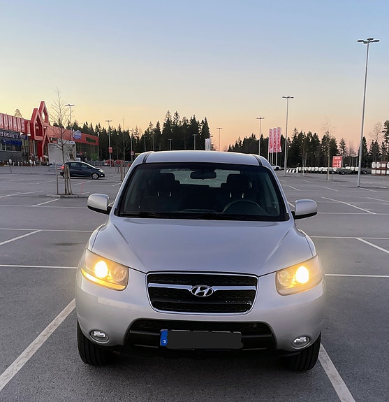 Hyundai Santa Fe 2 of 23