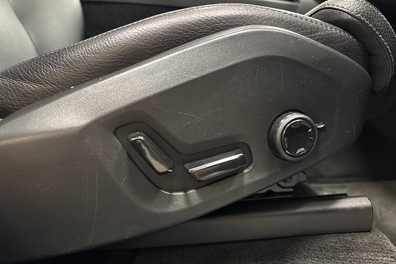Volvo XC90 24 of 28