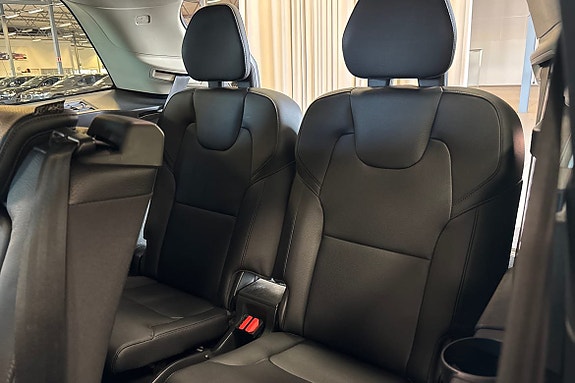 Volvo XC90 27 of 28