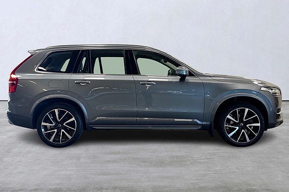 Volvo XC90 3 of 28