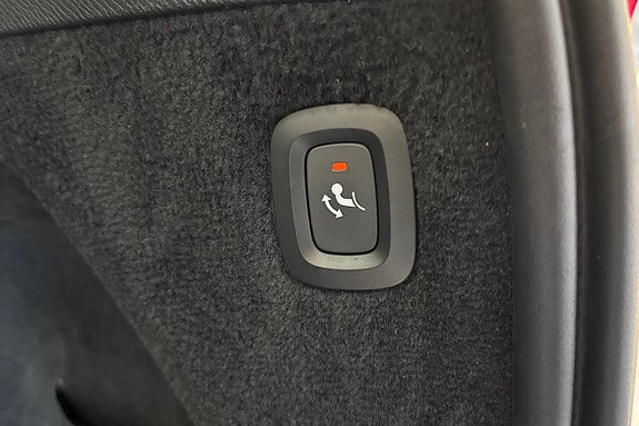Volvo XC90 26 of 28