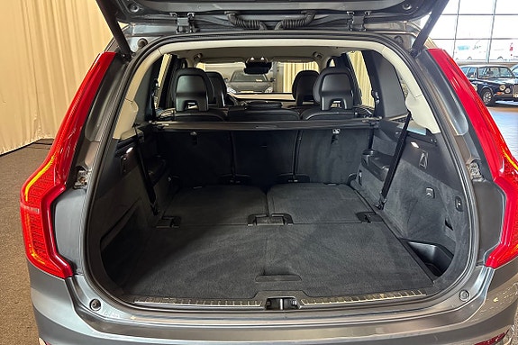 Volvo XC90 13 of 28