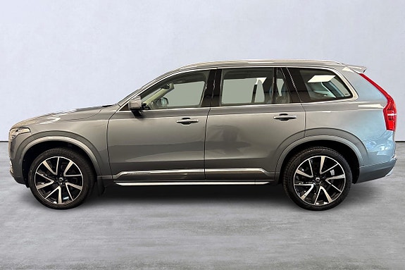 Volvo XC90 2 of 28