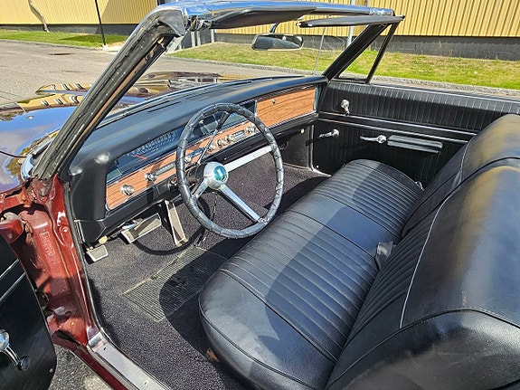 Pontiac Catalina 14 of 19