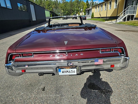 Pontiac Catalina 7 of 19