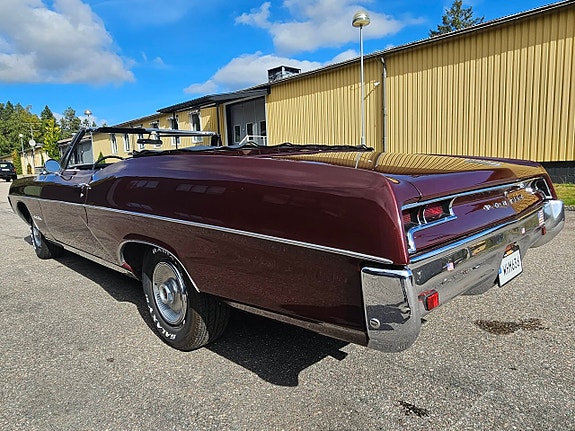 Pontiac Catalina 9 of 19
